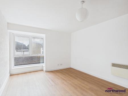 1 bedroom Studio flat to let in 169 Langney Road, Eastbourne, BN22