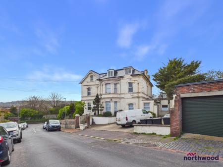 3 bedroom Flat to let in Hurst Road, Upperton, Eastbourne, BN21