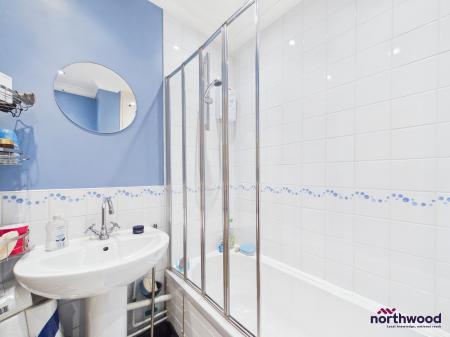 1 bedroom Studio flat for sale in Rotunda Road, St Anthony's Hill, Eastbourne, BN23