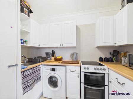 1 bedroom Studio flat for sale in Rotunda Road, St Anthony's Hill, Eastbourne, BN23