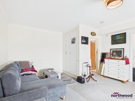 1 bedroom Studio flat for sale in Rotunda Road, St Anthony's Hill, Eastbourne, BN23