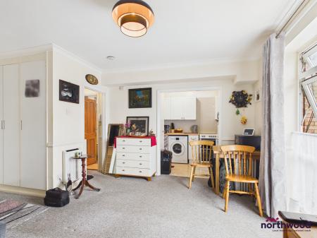1 bedroom Studio flat for sale in Rotunda Road, St Anthony's Hill, Eastbourne, BN23