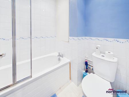 1 bedroom Studio flat for sale in Rotunda Road, St Anthony's Hill, Eastbourne, BN23