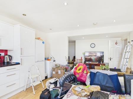 1 bedroom Flat to let in Lewes Road, Eastbourne, BN21