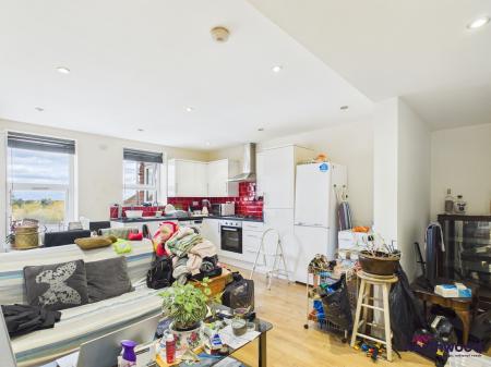 1 bedroom Flat to let in Lewes Road, Eastbourne, BN21