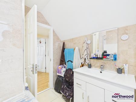 1 bedroom Flat to let in Lewes Road, Eastbourne, BN21