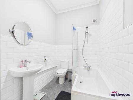 1 bedroom Flat to let in Carlisle Road, Lower Meads, Eastbourne, BN20