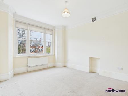 1 bedroom Flat to let in Carlisle Road, Lower Meads, Eastbourne, BN20