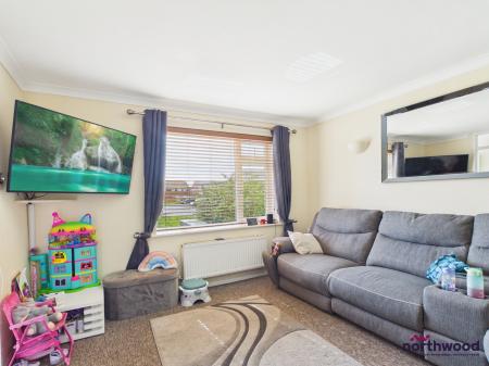 2 bedroom Terraced House to let in Pensford Drive, Langney, Eastbourne, BN23