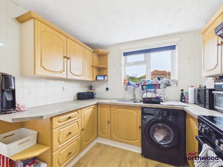 2 bedroom Terraced House to let in Pensford Drive, Langney, Eastbourne, BN23