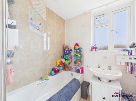 2 bedroom Terraced House to let in Pensford Drive, Langney, Eastbourne, BN23