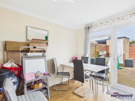 2 bedroom Terraced House to let in Pensford Drive, Langney, Eastbourne, BN23