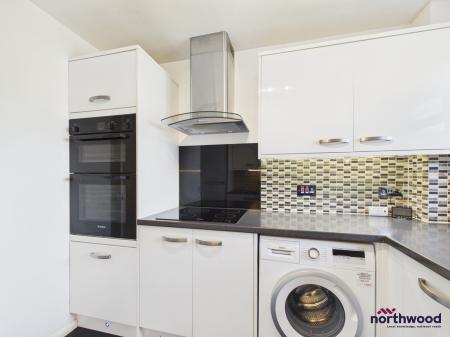 3 bedroom Apartment to let in Silverdale Road, Lower Meads, Eastbourne, BN20