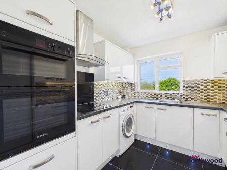 3 bedroom Apartment to let in Silverdale Road, Lower Meads, Eastbourne, BN20