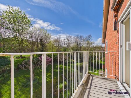 3 bedroom Apartment to let in Silverdale Road, Lower Meads, Eastbourne, BN20