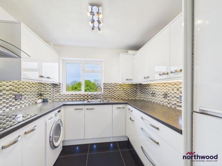 3 bedroom Apartment to let in Silverdale Road, Lower Meads, Eastbourne, BN20