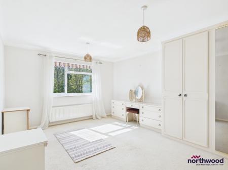 3 bedroom Apartment to let in Silverdale Road, Lower Meads, Eastbourne, BN20