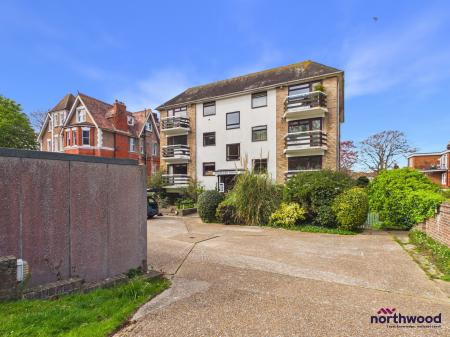 2 bedroom Apartment to let in Silverdale Road, Lower Meads, Eastbourne, BN20