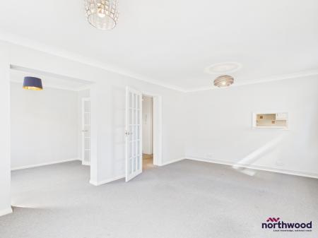 2 bedroom Apartment to let in Silverdale Road, Lower Meads, Eastbourne, BN20