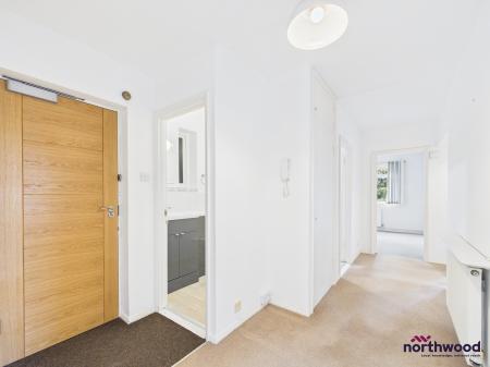 2 bedroom Apartment to let in Silverdale Road, Lower Meads, Eastbourne, BN20