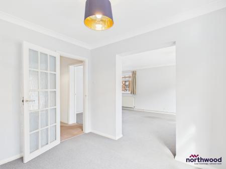 2 bedroom Apartment to let in Silverdale Road, Lower Meads, Eastbourne, BN20