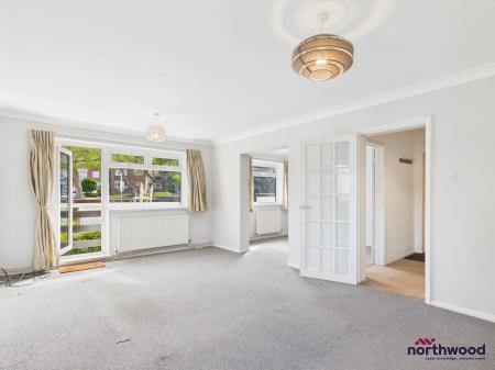 2 bedroom Apartment to let in Silverdale Road, Lower Meads, Eastbourne, BN20