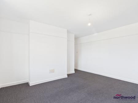 2 bedroom Flat to let in Seaside, Roselands, Eastbourne, BN22