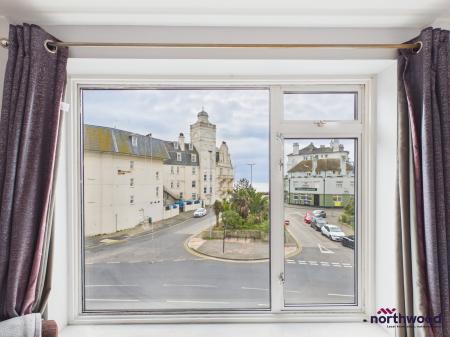 2 bedroom Flat to let in Seaside Road, Town Centre, Eastbourne, BN21