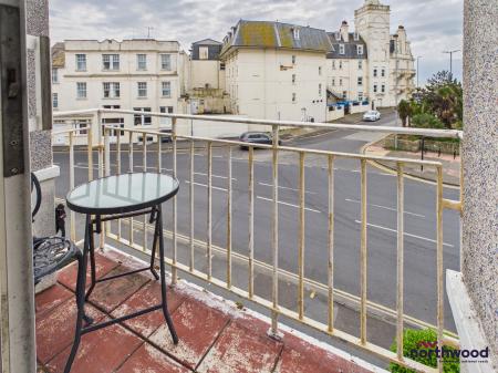 2 bedroom Flat to let in Seaside Road, Town Centre, Eastbourne, BN21