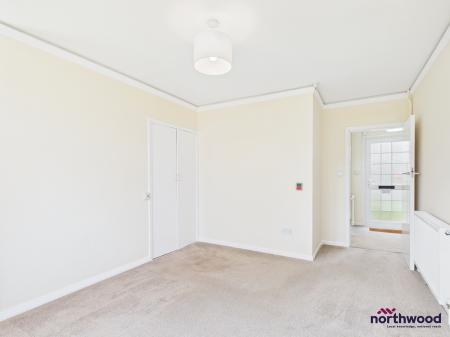 1 bedroom Bungalow to let in Farlaine Road, Willingdon, Eastbourne, BN21