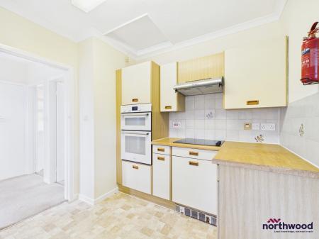 1 bedroom Bungalow to let in Farlaine Road, Willingdon, Eastbourne, BN21