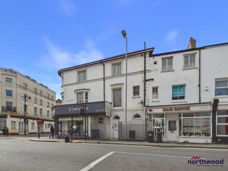2 bedroom Flat to let in Cavendish Place, Town Centre, Eastbourne, BN21