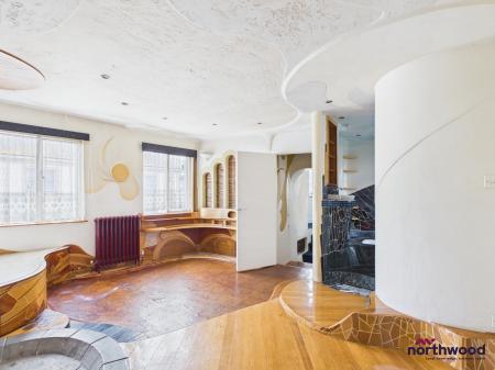 2 bedroom Flat to let in Cavendish Place, Town Centre, Eastbourne, BN21