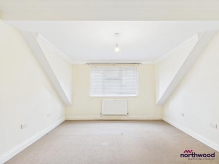 2 bedroom Detached house for sale in Strood Road, Silverhill, St. Leonards-On-Sea, TN37