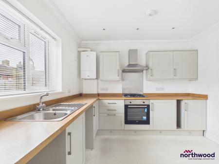 2 bedroom Detached house for sale in Strood Road, Silverhill, St. Leonards-On-Sea, TN37