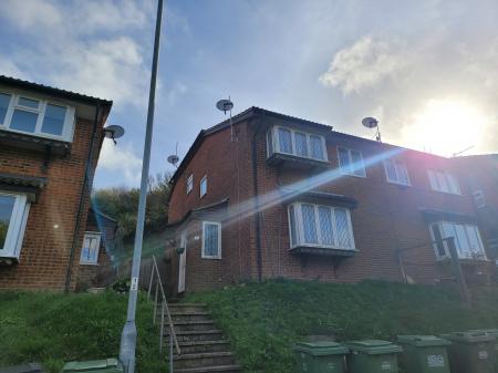 2 bedroom Terraced House to let in Pinders Road, Hastings, TN35