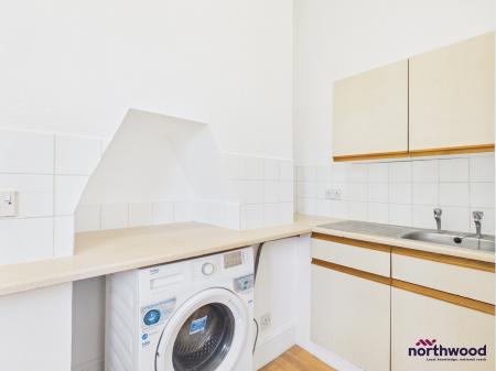 1 bedroom Flat to let in Cavendish Place, Town Centre, Eastbourne, BN21