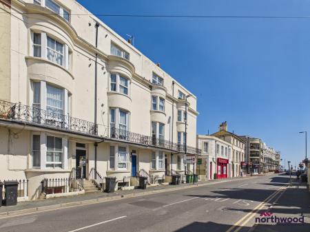 Cavendish Place, Town Centre, Eastbourne, BN21