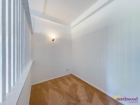 1 bedroom Studio flat to let in Rotunda Road, Eastbourne, BN23