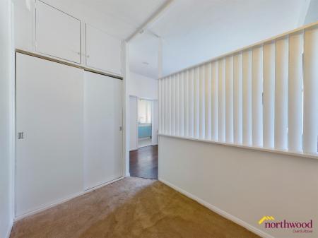 1 bedroom Studio flat to let in Rotunda Road, Eastbourne, BN23