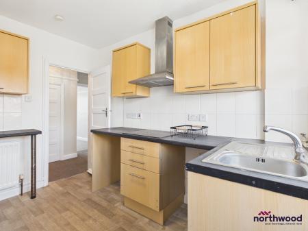 2 bedroom Flat to let in Seaside, Roselands, Eastbourne, BN22