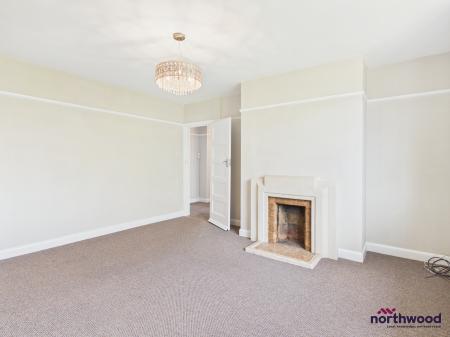 2 bedroom Flat to let in Seaside, Roselands, Eastbourne, BN22