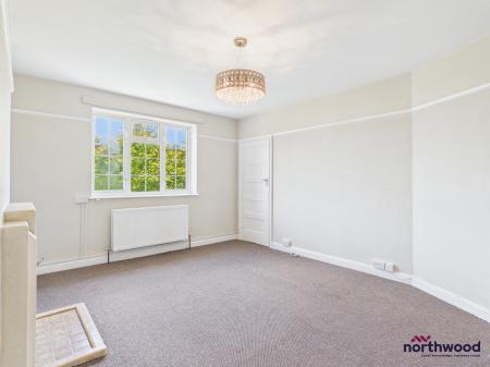 2 bedroom Flat to let in Seaside, Roselands, Eastbourne, BN22
