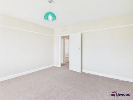 2 bedroom Flat to let in Seaside, Roselands, Eastbourne, BN22