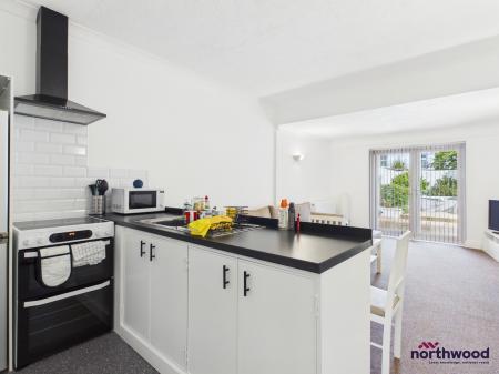 1 bedroom Flat to let in Beamsley Road, Redoubt, Eastbourne, BN22