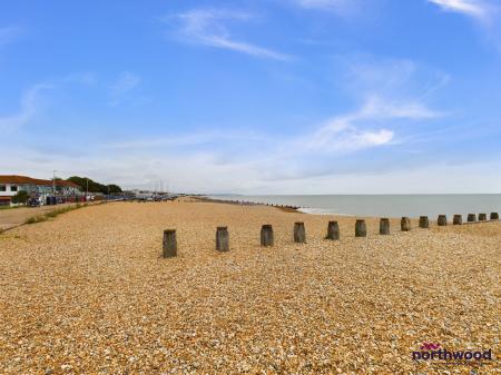 1 bedroom Flat to let in Beamsley Road, Redoubt, Eastbourne, BN22