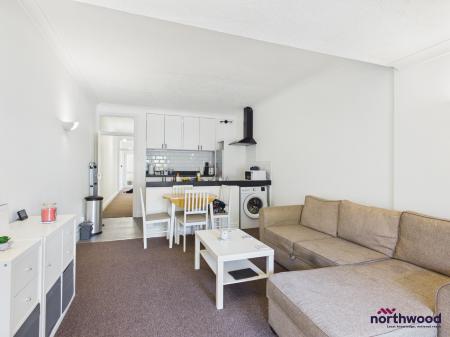 1 bedroom Flat to let in Beamsley Road, Redoubt, Eastbourne, BN22