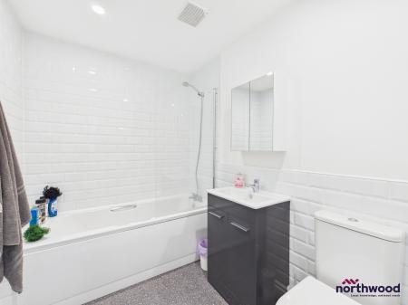 1 bedroom Flat to let in Beamsley Road, Redoubt, Eastbourne, BN22