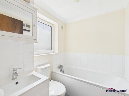 1 bedroom Flat to let in Langney Road, Town Centre, Eastbourne, BN22