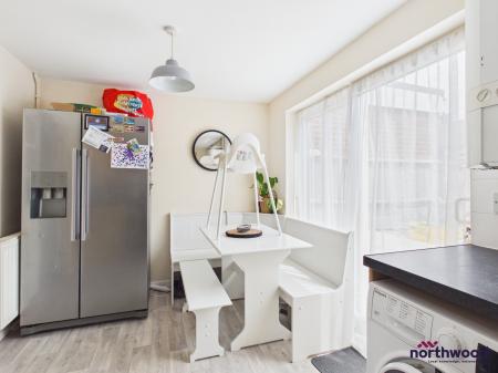 2 bedroom Terraced House to let in Saxby Close, Langney, Eastbourne, BN23